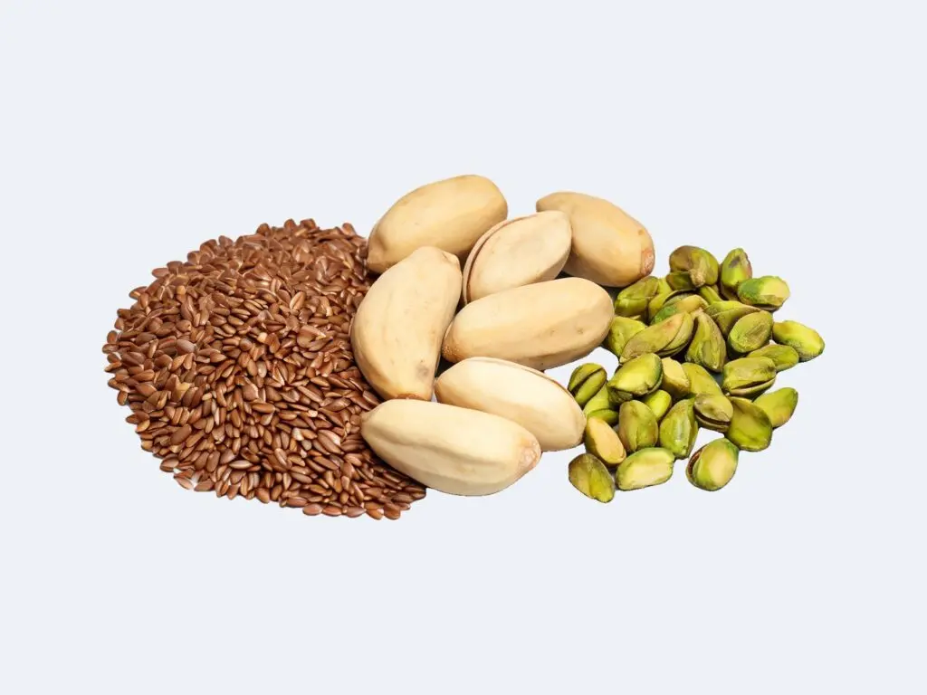 Foods rich in Stigmasterol: flaxseeds, brazil nuts and pistachio nuts