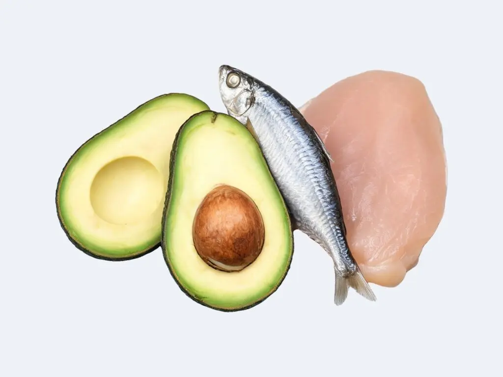 Foods rich in Tyramine: sardines, avocados and chicken breast